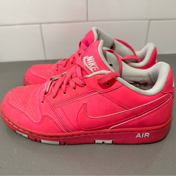 Nike Women’s Running shoe Size 7 - Picture 2 of 4